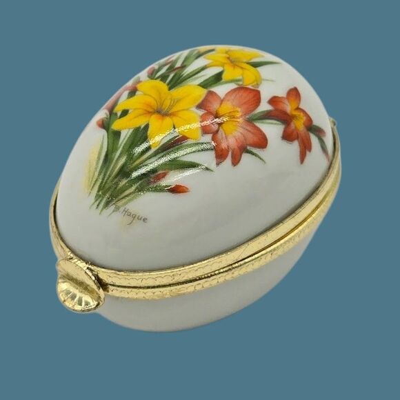 Hand‑painted VTG Japan Porcelain Sankyo Musical Egg Tchaikovsky Waltz of Flowers